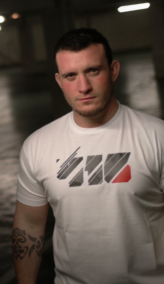 Thomas Domingo, co-fondateur de la marque avec un modèle 416 wear "Tron" Thomas Domingo, co-fondateur de la marque avec un modèle 416 wear "Tron"